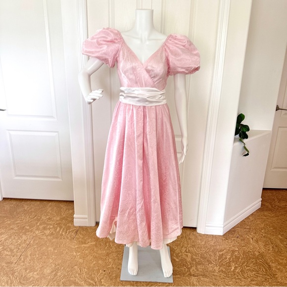 Vintage Pink Princess Puff Sleeve Floral Bridal Dress (S) - Picture 3 of 13